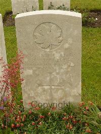 Etaples Military Cemetery - Stoddart, J